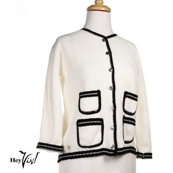 Vintage Sweater Cardigan White w Black Edging Pockets 70s Deadstock 38 - Hey Viv - Picture 1 of 7